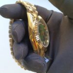 rolex-day-date-41mm-president-yellow-gold-fluted-bezel-shadow-green-diamond-dial-mens-watch-replica-hj9dm.jpg