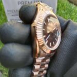 rolex-everose-gold-day-date-40-watch-fluted-bezel-chocolate-diagonal-motif-index-dial-president-bracelet-replica-gizjn.jpg
