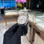 rolex-oyster-perpetual-datejust-41mm-two-tones-silver-fluted-motif-dial-oyster-bracelet-wrist-watch-replica-mocu8.webp